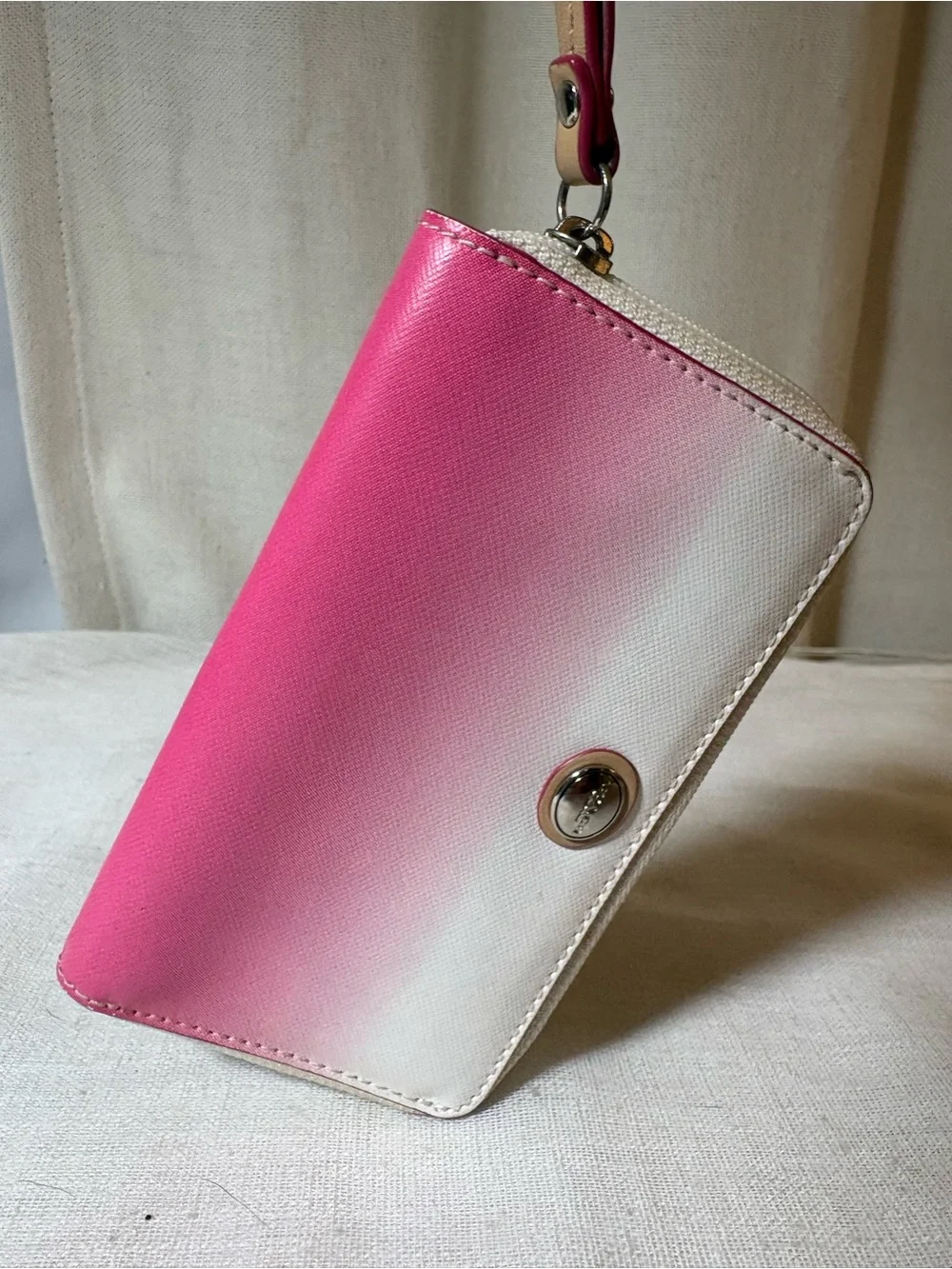 Coach Peyton Pink White Ombre Saffiano Leather Zip Around Wristlet Wallet EUC
